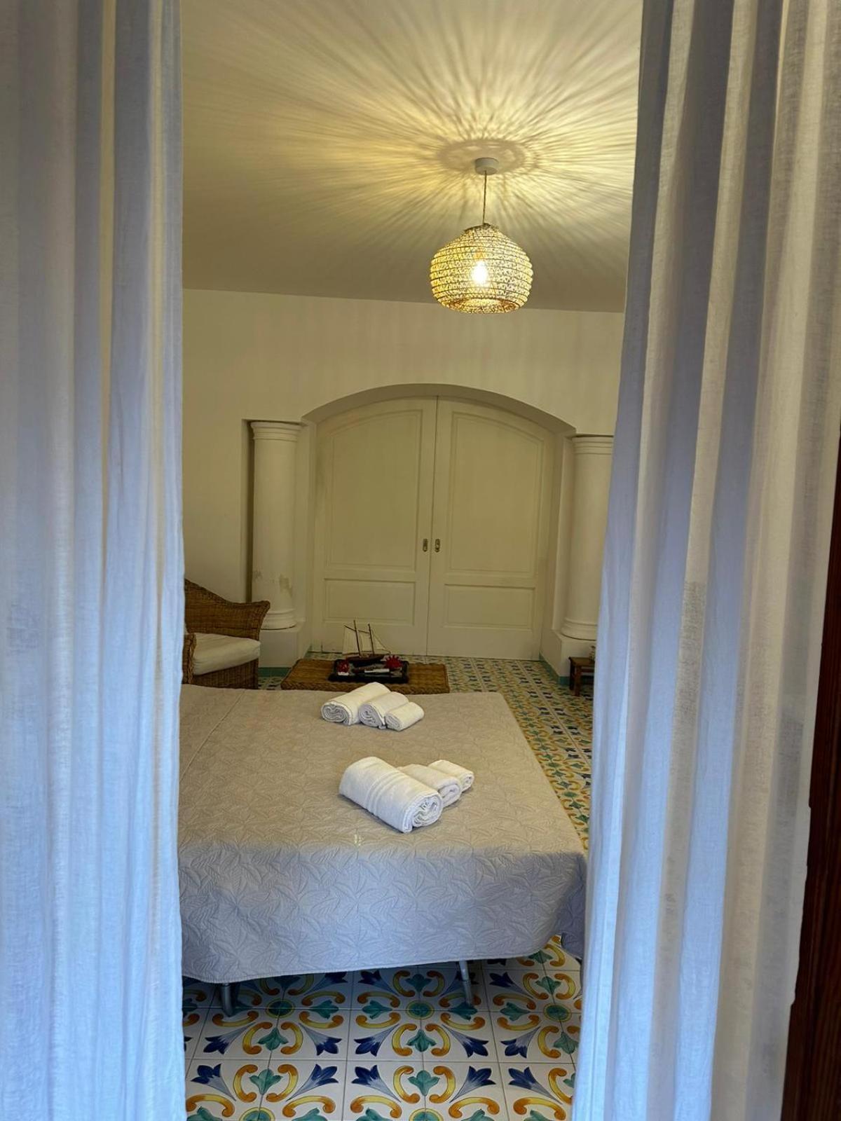 Villa Vie En Rose Sorrento Bagian luar foto