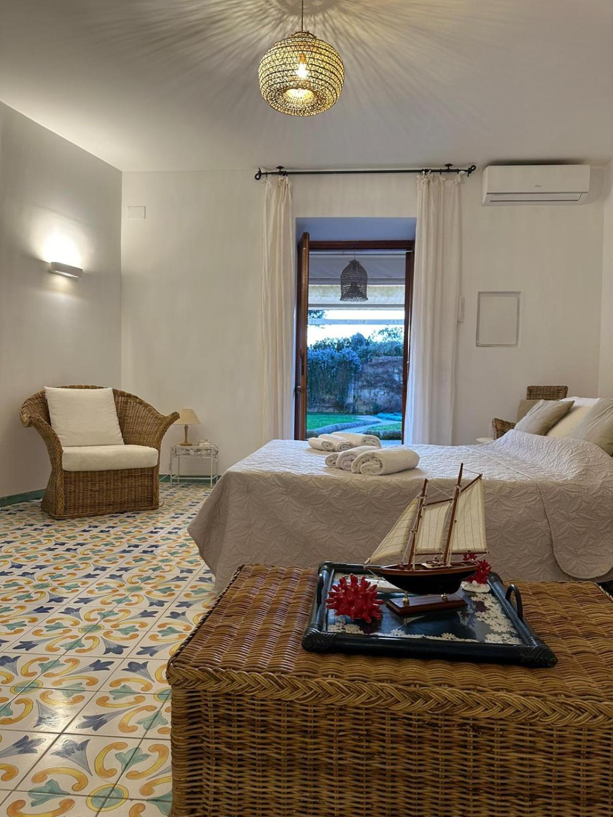 Villa Vie En Rose Sorrento Bagian luar foto