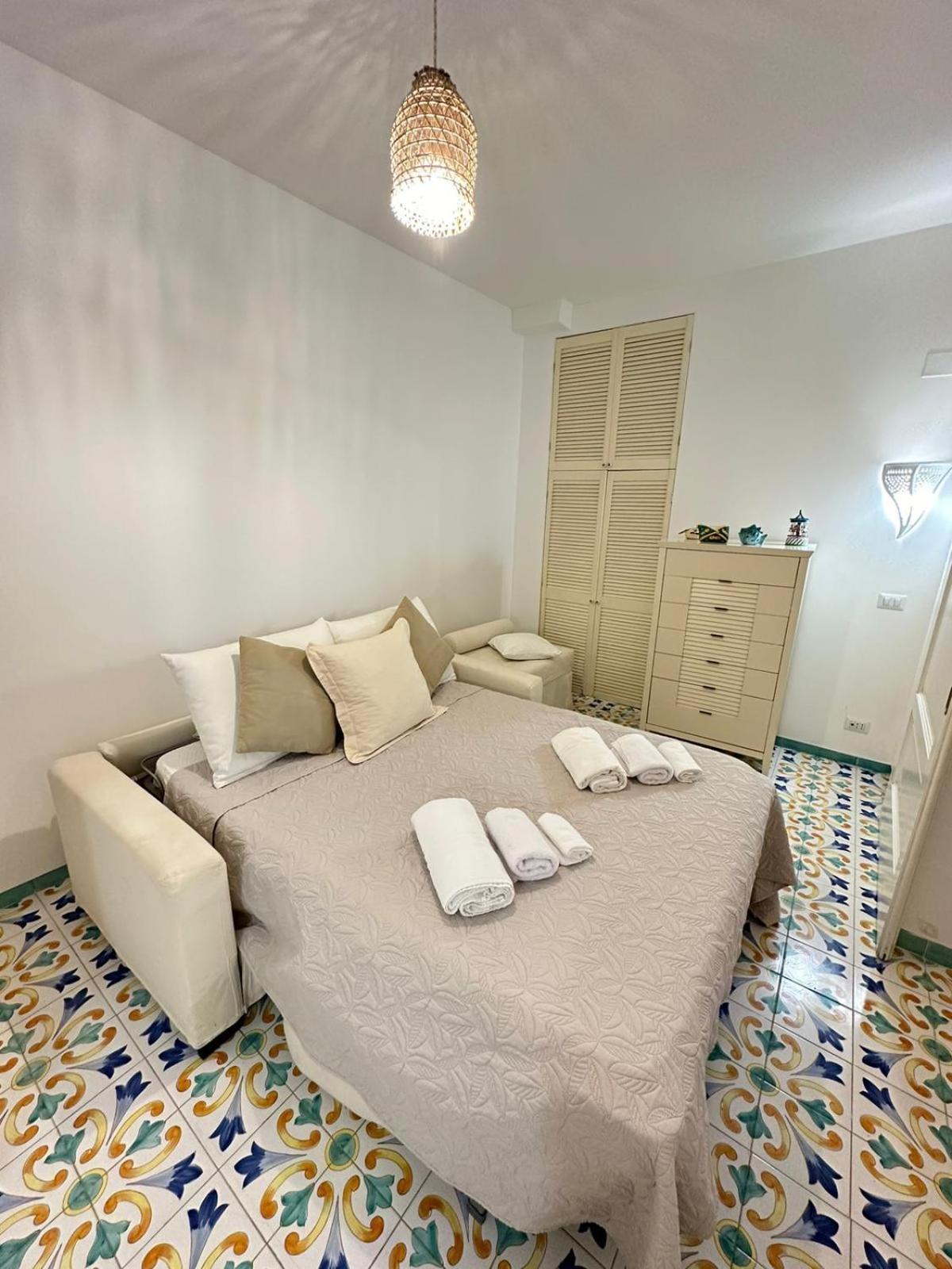 Villa Vie En Rose Sorrento Bagian luar foto