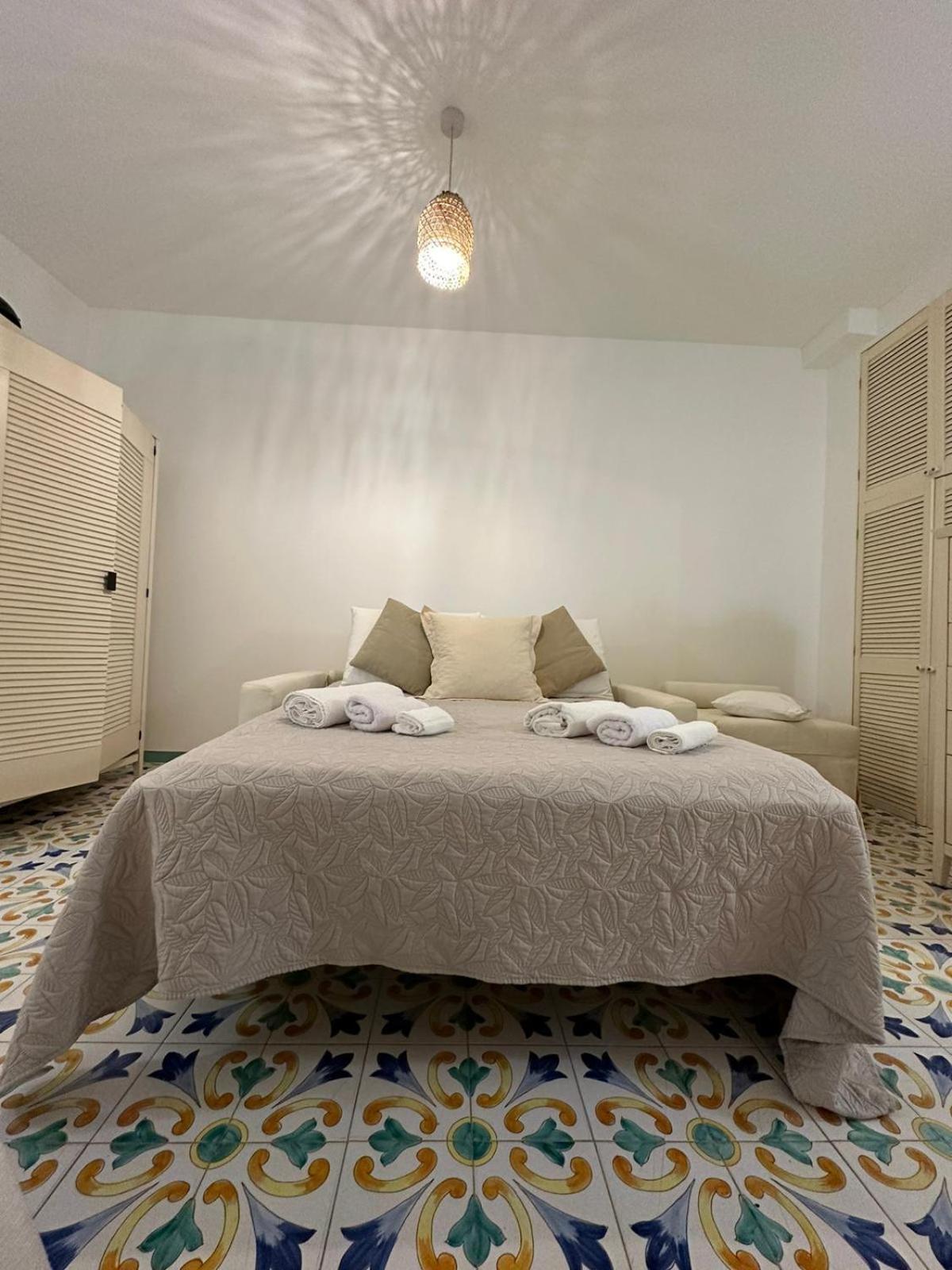 Villa Vie En Rose Sorrento Bagian luar foto